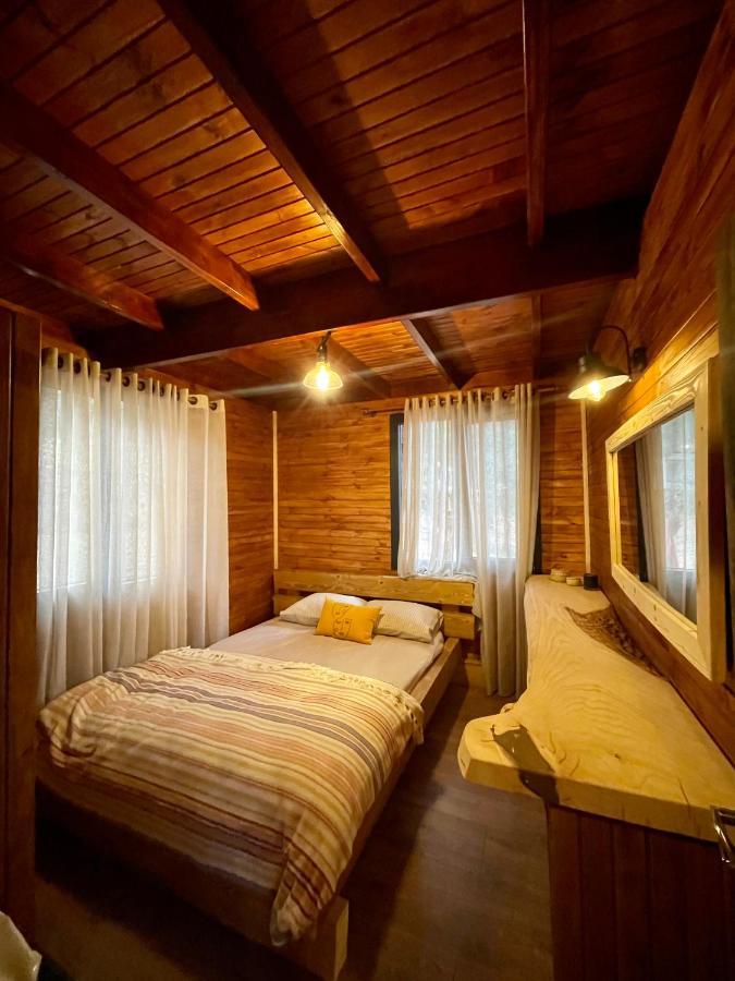 Panurlawoodenhouse Oezel Havuz& Sauna Mavi Eksteriør billede