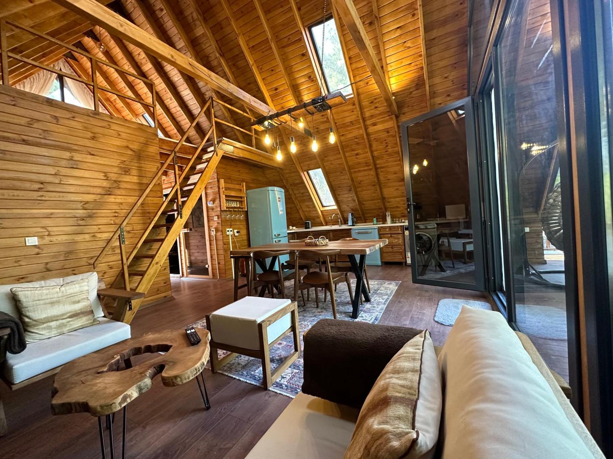 Panurlawoodenhouse Oezel Havuz& Sauna Mavi Eksteriør billede